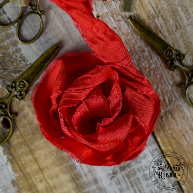 old-fashion-ribbons-czerwona