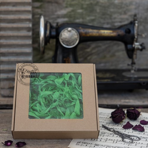Ribbon-set-of-ribbons-in-a-box-LUSH-GREEN.jpg