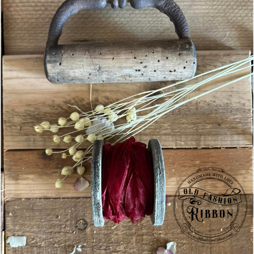 <a href="https://foamiranpl.shoparena.pl/admin/products/edit/id/9685/form/Image#:~:text=Tasiemka%20mgie%C5%82ka%20-%20bordo">https://foamiranpl.shoparena.pl/admin/products/edit/id/9685/form/Image#:~:text=Tasiemka%20mgie%C5%82ka%20%2D%20bordo</a>