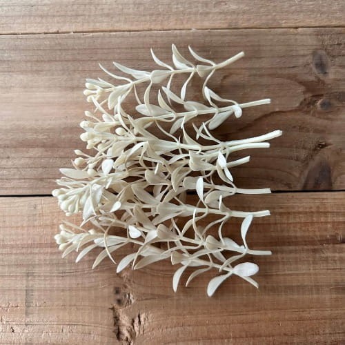 drobne gałązki patynowane ecru