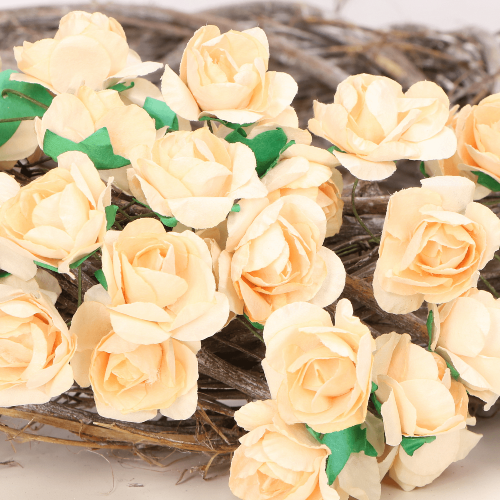 Kwiatki różyczki papierowe na druciku brzoskwinia