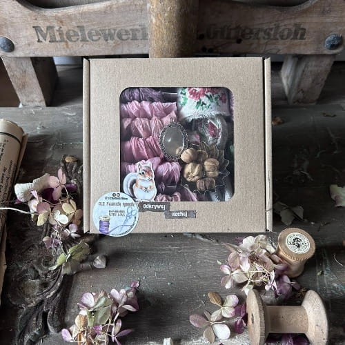 pudełko z gnieciuszkami - VINTAGE róż